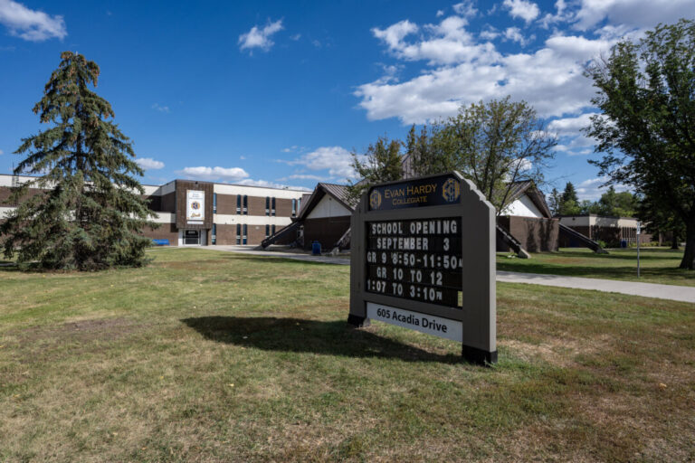 saskatoon-teacher-awarded-heroism-medal-for-rescuing-student-set-on-fire