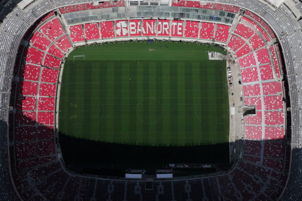 fan-dies-in-fall-at-mexico-city-stadium-reopening
