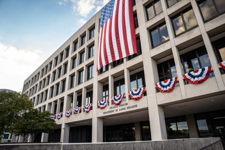 labor-department-unveils-rule-to-expand-alternative-assets-in-401(k)-plans