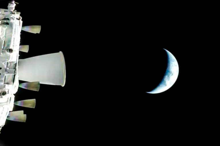 moon-bound:-artemis-ii-leaving-earth-orbit-on-historic-mission