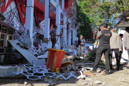 earthquake-in-indonesia-kills-at-least-1-person-and-sets-off-small-tsunami