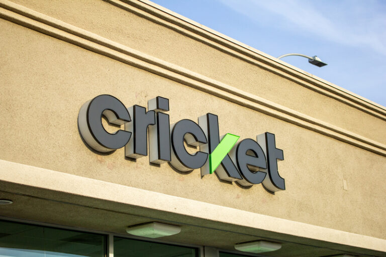 is-prepaid-wireless-making-a-comeback?-and-can-it-lower-your-phone-bill?