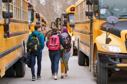 most-canadians-say-public-school-system-heading-in-‘wrong-direction,’-want-‘back-to-basics’:-survey