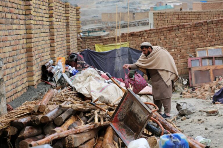 death-toll-from-afghan-quake-rises,-including-8-members-of-refugee-family-returned-from-iran