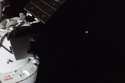 artemis-ii-astronauts-set-for-historic-lunar-flyby:-what-to-know