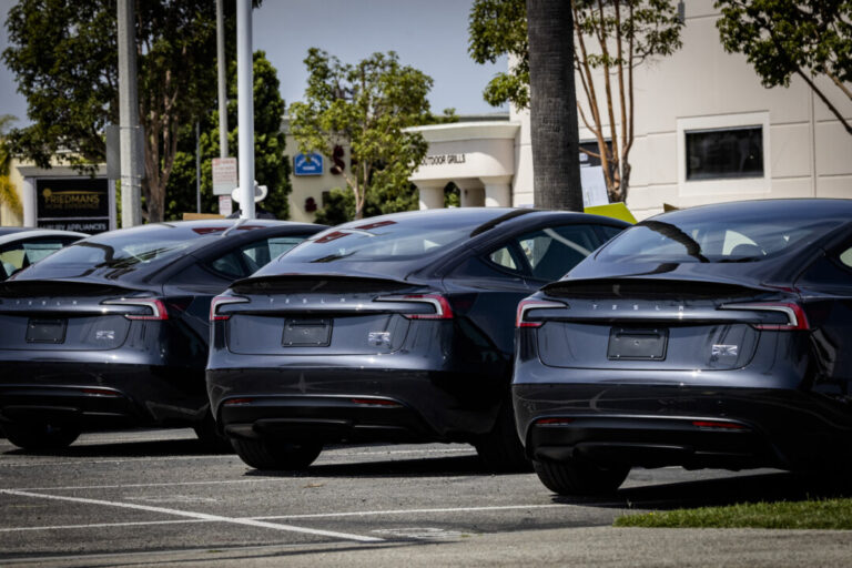 nhtsa-ends-probe-into-tesla’s-remote-driving-feature,-citing-low-risk