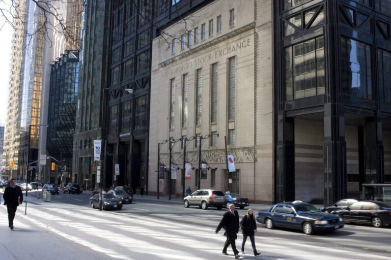 canada’s-trade-deficit-widens-in-february-amid-record-imports