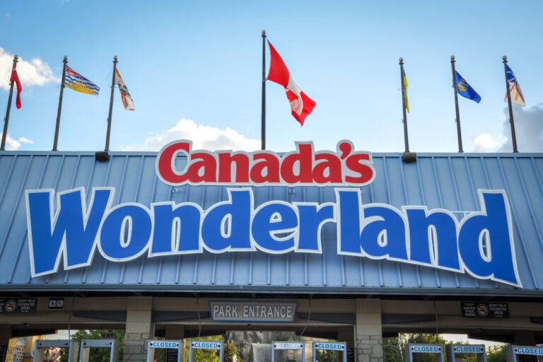 under-16s-now-need-chaperone-at-canada’s-wonderland,-amusement-park-announces