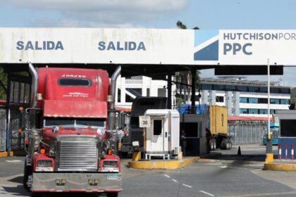 hong-kong-company-seeks-arbitration-against-maersk-over-panama-port