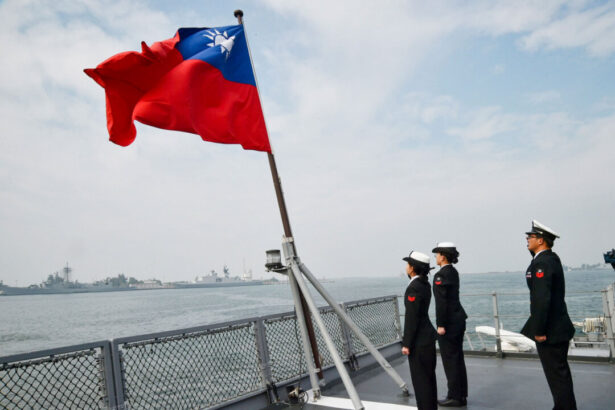beijing-conducts-live-fire-drills-amid-taiwanese-opposition-leader’s-china-trip