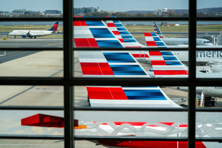 american-airlines-joins-major-us-carriers-to-hike-baggage-fees