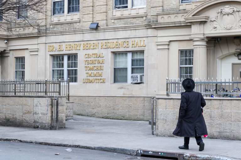 pakistani-on-canadian-student-visa-pleads-guilty-in-us-for-mass-shooting-plot-targeting-jewish-people