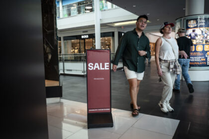 us-consumer-sentiment-crashes-to-record-low:-university-of-michigan