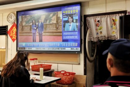 china’s-xi-meets-taiwan’s-opposition-leader-amid-beijing’s-military-threats