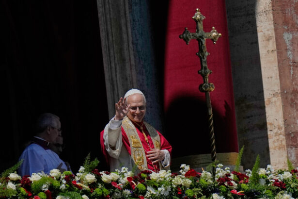 trump,-pope-at-odds-over-iran-war:-what-to-know