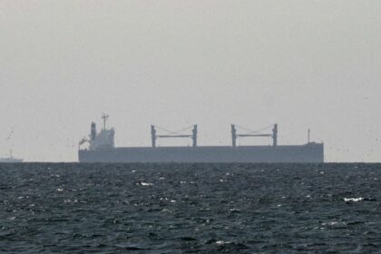 us-energy-secretary-warns-of-oil-price-surge-until-shipping-resumes-in-strait-of-hormuz