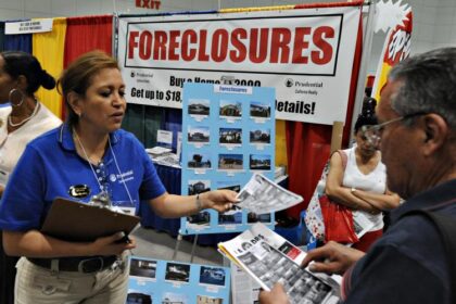 us-residential-foreclosures-spike-in-first-quarter-as-consumer-financial-pressures-mount