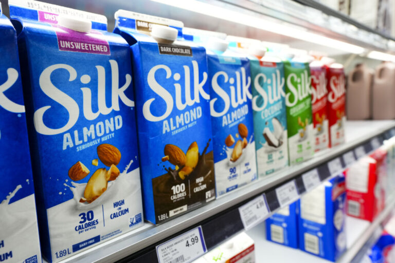 foi-documents-suggest-plant-based-milk-facility-linked-to-deadly-outbreak-was-‘haven-for-listeria,’-experts-say