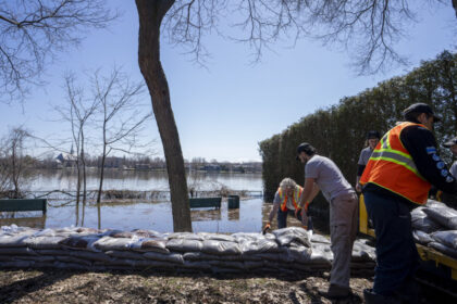 montreal-brings-in-sandbags,-pumps-as-several-provinces-on-flood-alert