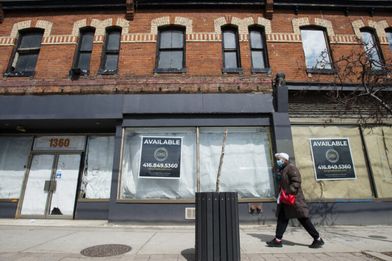 commercial-real-estate-market-at-turning-point-as-vacancies-drop:-report