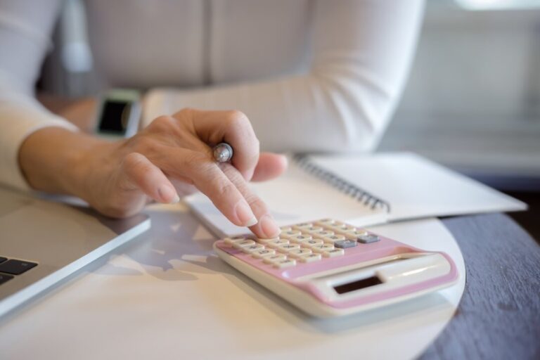 starting-from-zero:-a-real-budgeting-plan-for-your-20s-that-doesn’t-assume-you-already-have-money