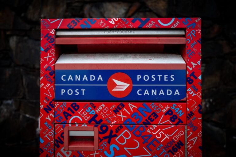 canada-post-reports-record-$1.57b-loss-in-2025