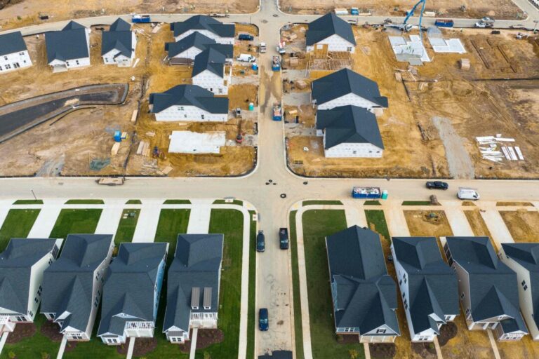us-land-prices-climb-77-percent-since-pandemic-as-inventory-remains-low:-report