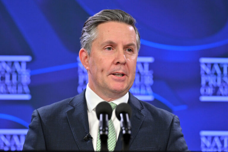 labor-pledges-to-cut-160,000-from-national-disability-scheme,-bring-growth-down-to-2-percent