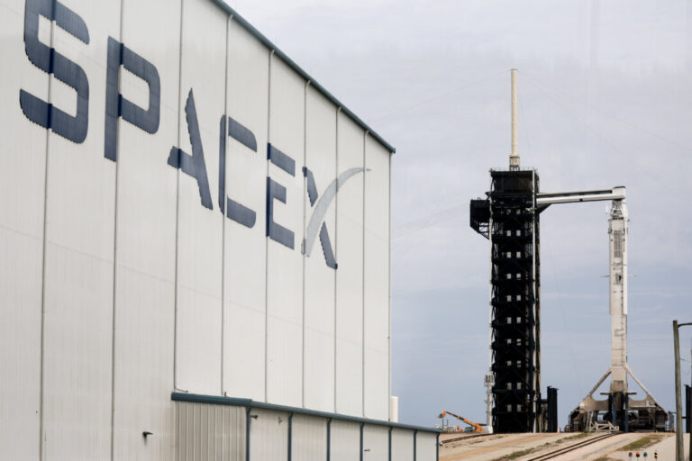 spacex-locks-in-option-to-buy-ai-coding-startup-cursor-for-$60-billion