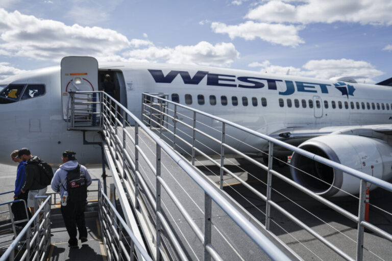 air-transat,-westjet-reducing-flight-capacity-amid-rising-jet-fuel-costs 