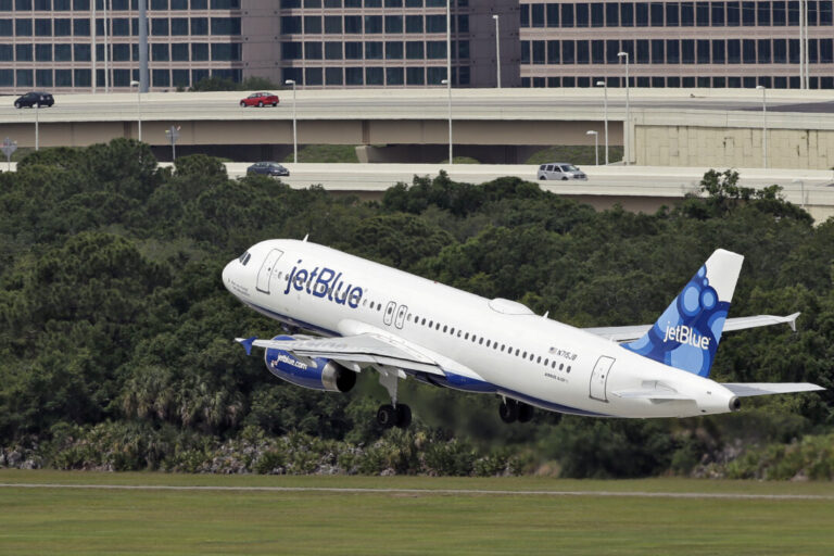 jetblue-sued-for-allegedly-using-customers’-personal-data-to-hike-air-fares
