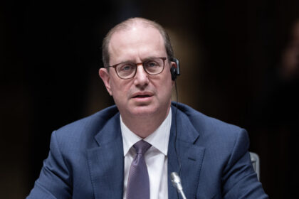 canada’s-washington-envoy-says-ottawa-won’t-rush-a-trade-deal-‘at-any-cost’