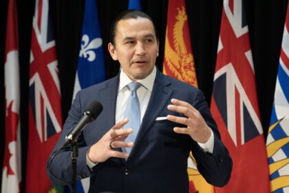 manitoba-premier-says-social-media-ban-coming-for-kids,-like-australia