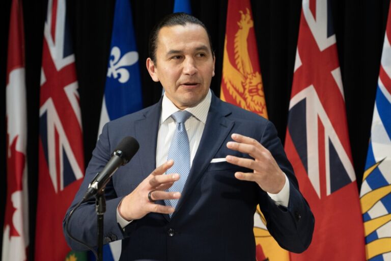 manitoba-premier-says-social-media-ban-coming-for-kids,-like-australia