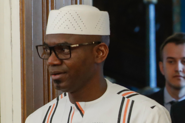 malian-defense-minister-killed-amid-coordinated-attacks-by-rebels,-jihadists