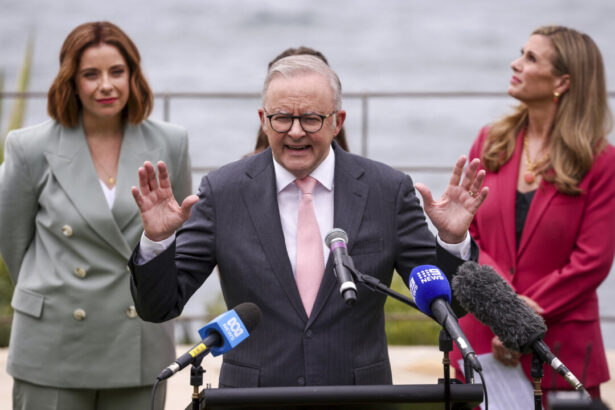 how-australia-plans-to-force-big-tech-firms-to-pay-news-outlets-for-content