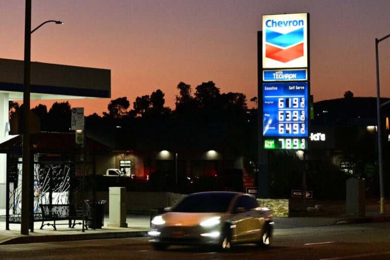 california-average-gas-price-tops-$6-per-gallon:-report