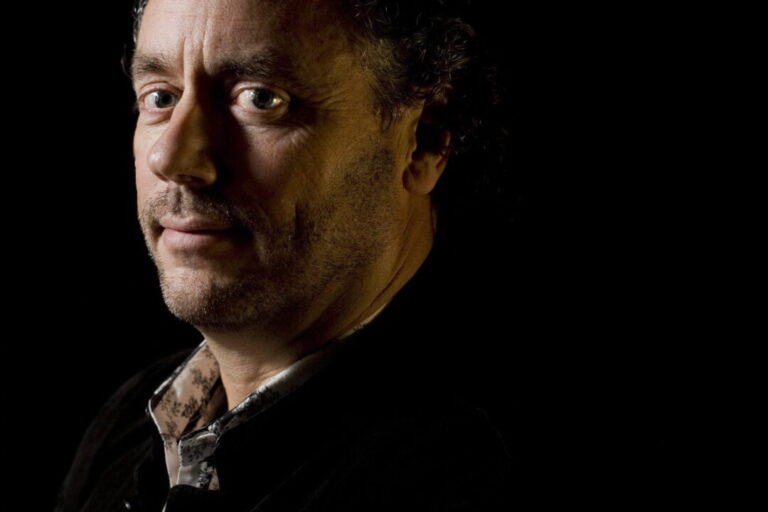 ‘dragons’-den’-star-pledges-$100k-donation-if-u-of-lethbridge-apologizes-for-arresting-former-professor