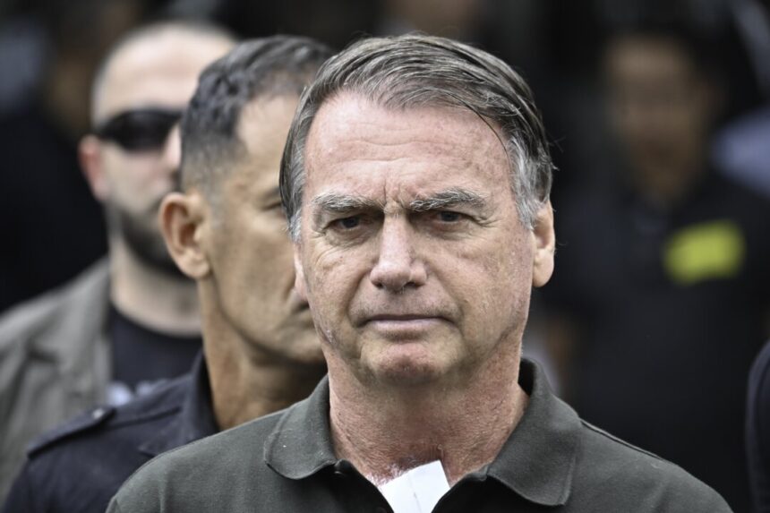 brazilian-congress-adopts-bill-lowering-bolsonaro’s-sentence,-overriding-lula-veto