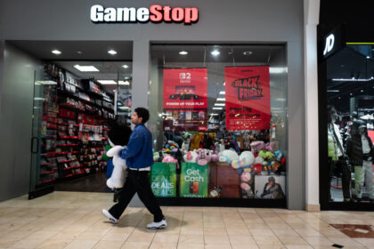 gamestop-shares-slide-7-percent-after-$55.5-billion-bid-for-ebay
