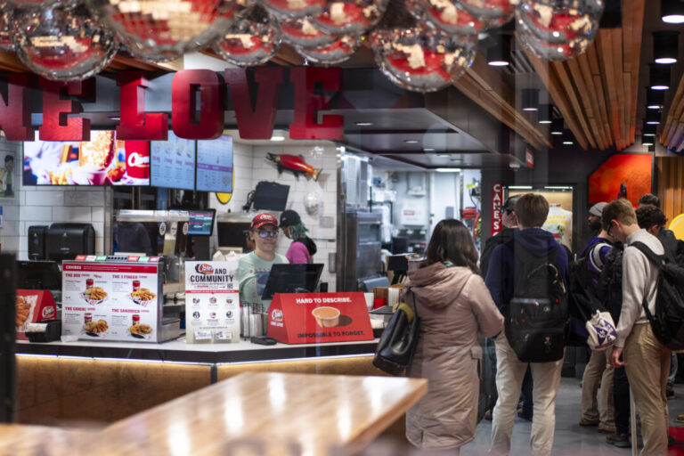 new-bill-would-push-federal-minimum-wage-to-$25