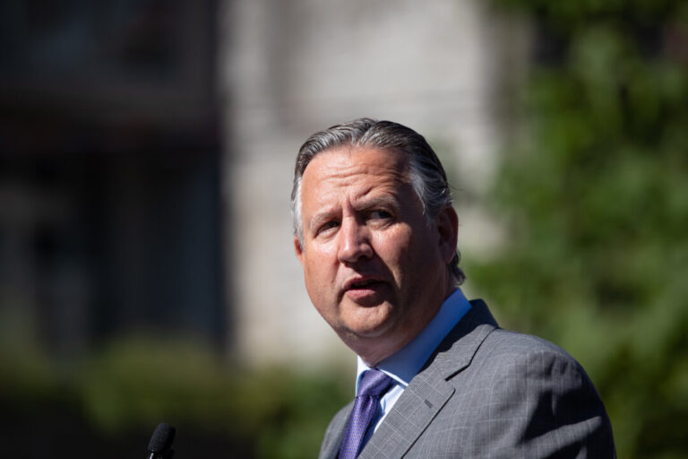 bc-cabinet-minister-under-rcmp-investigation-for-beijing-ties,-former-vancouver-mayor-says