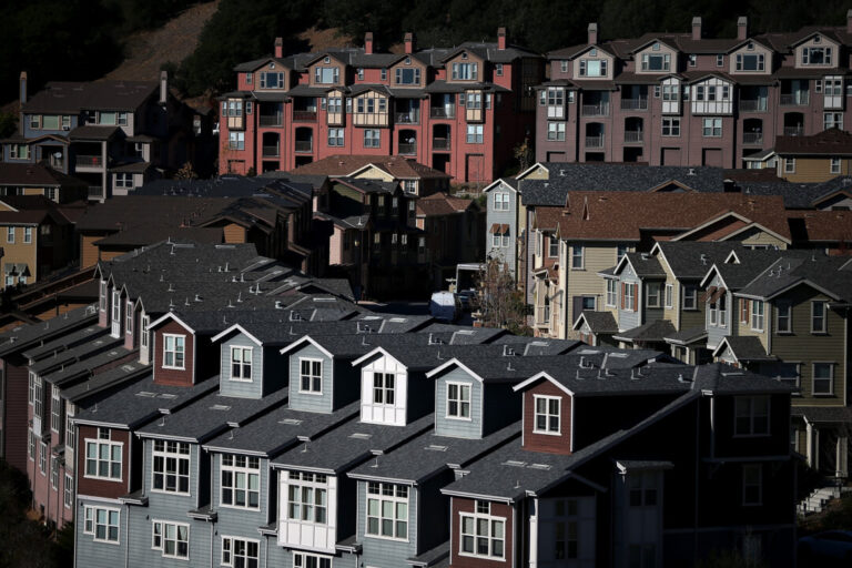 multi-generational-households-on-the-rise,-with-california-leading-the-way,-report-finds