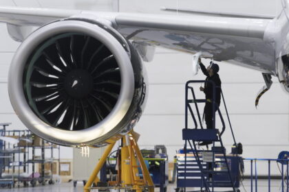 airbus-secures-150-plane-order-with-airasia-in-boon-for-quebec-aviation