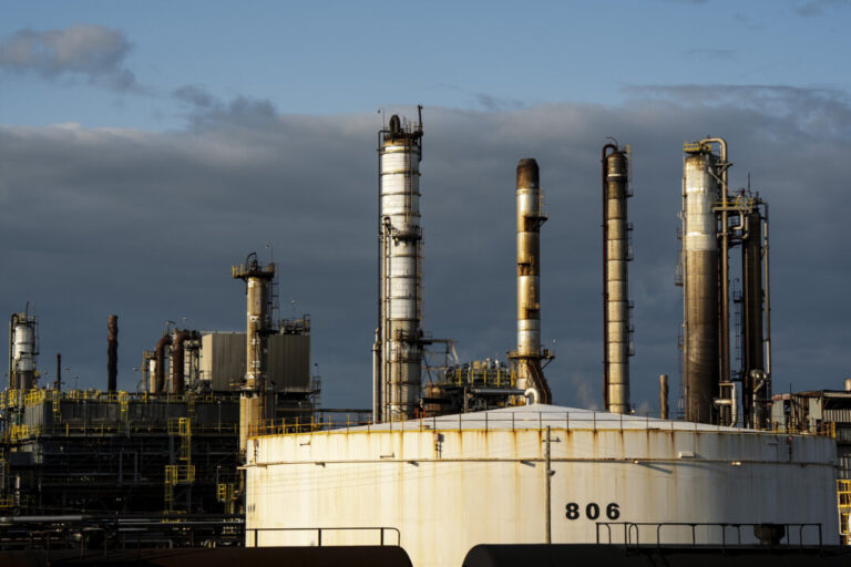 suncor-ratcheting-up-output-of-diesel,-jet-fuel-to-meet-surging-global-demand