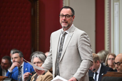 quebec-tables-bill-to-increase-number-of-ridings-to-127-after-supreme-court-decision