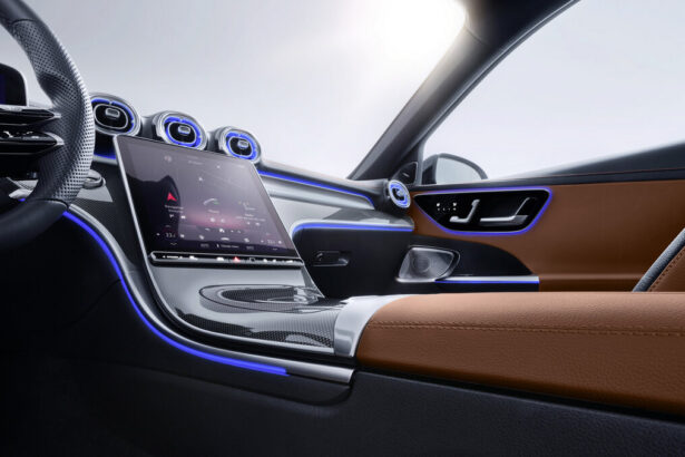 mercedes-benz-recalls-144,000-vehicles-for-blank-instrument-panel-displays