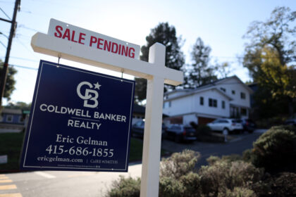 us-pending-home-sales-hit-nearly-4-year-high