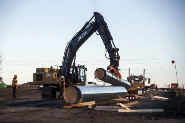 ottawa-proposes-capping-major-project-reviews-and-approvals-at-one-year