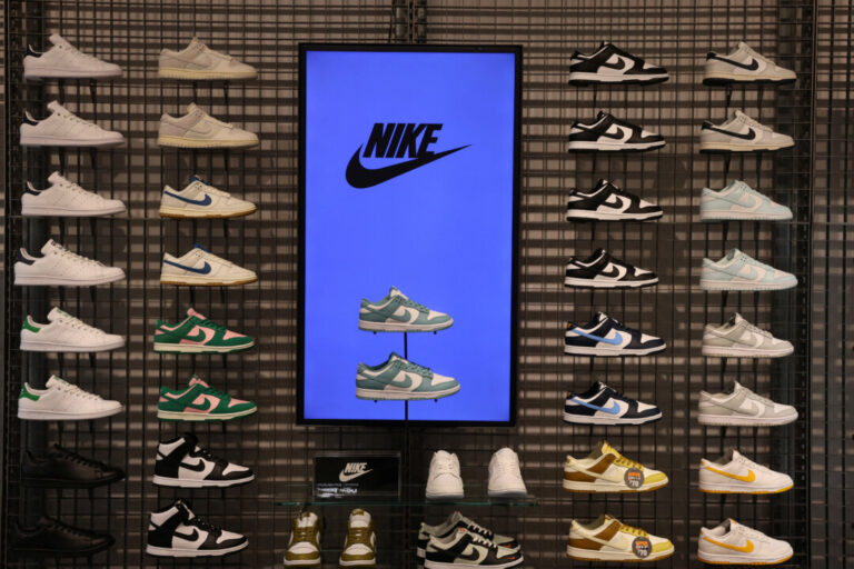 nike-sued-by-consumers-for-not-refunding-tariff-costs